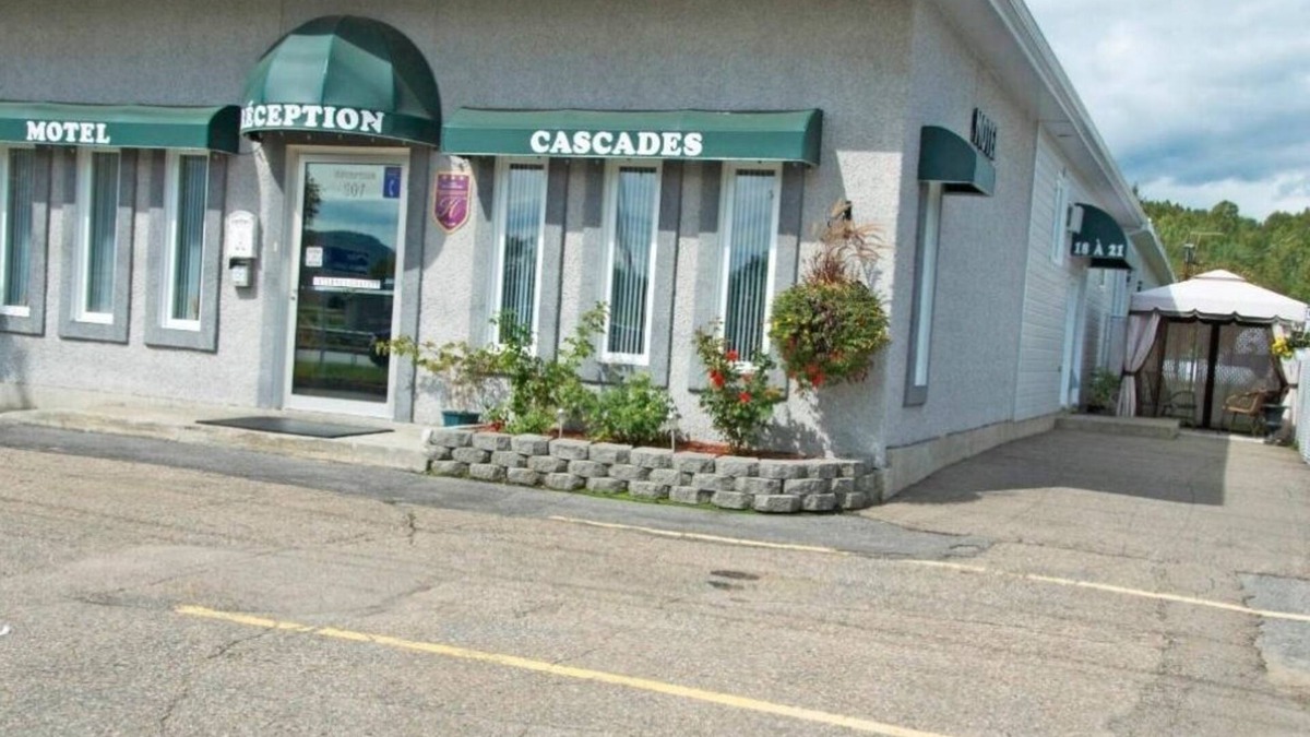 Baie-St-Paul Hotel | Motel Des Cascades : Economy Double Room