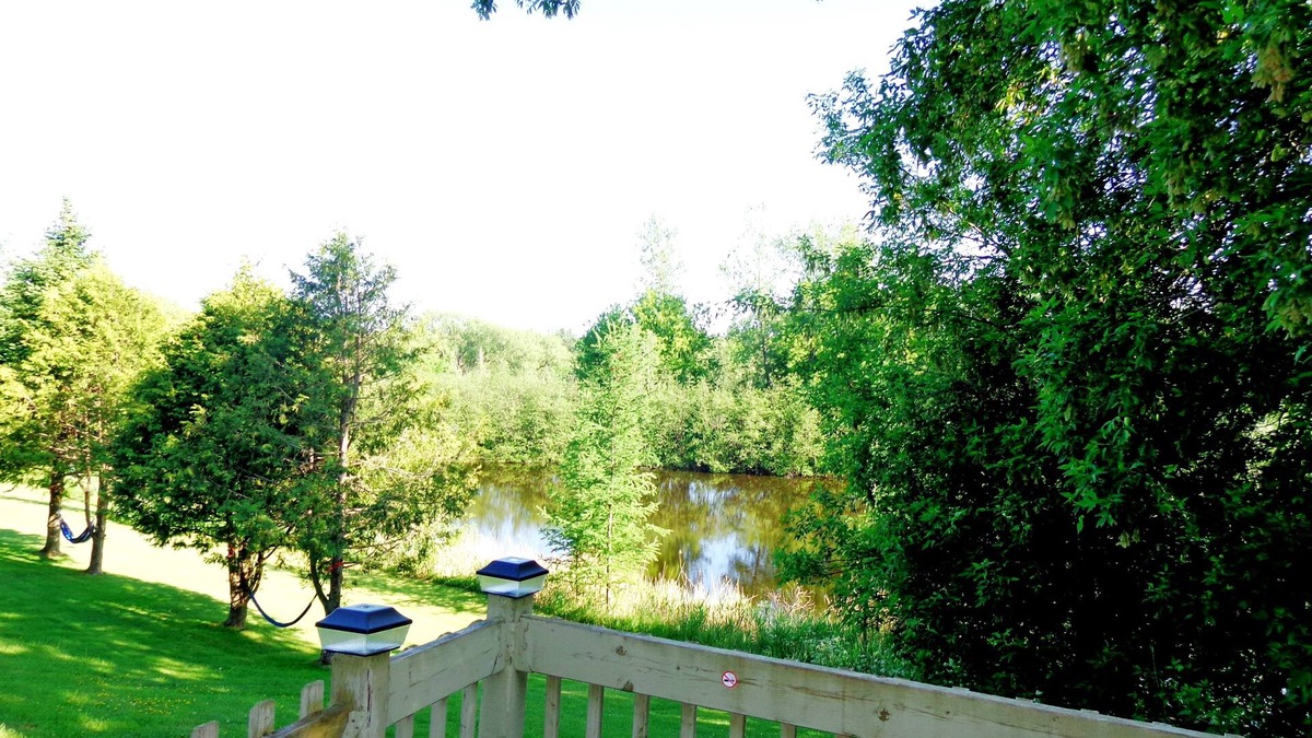 Shefford Hotel | Motel Des Deux Lacs Inc