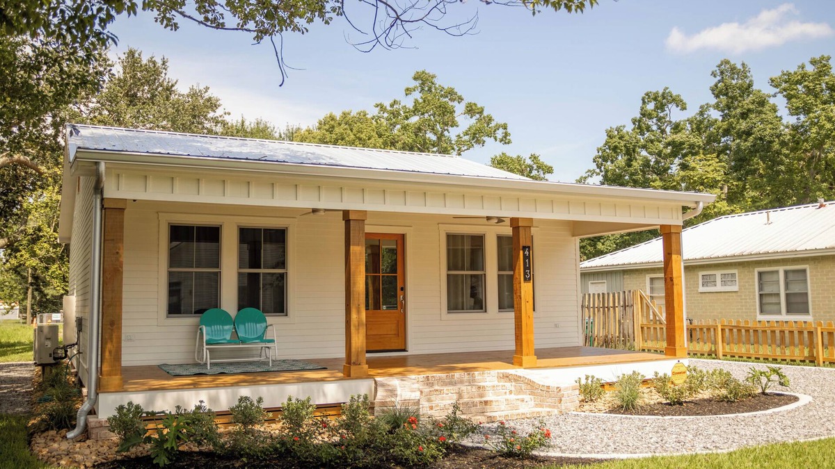 Biloxi House | Mother's Place - perfect location in Ocean Springs. Walk to downtown & beach!