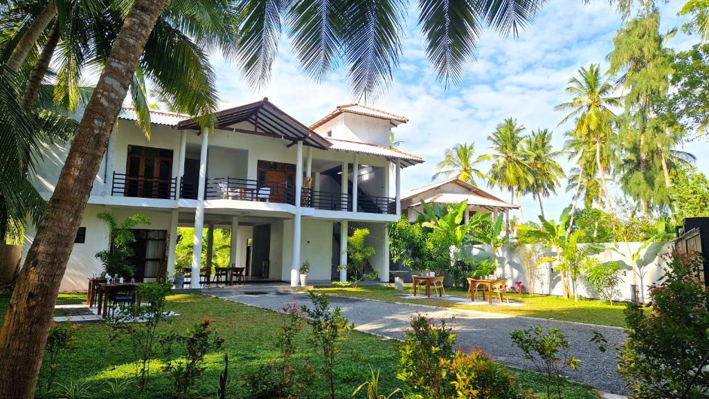 Kahandamodara Hotel | Mothership