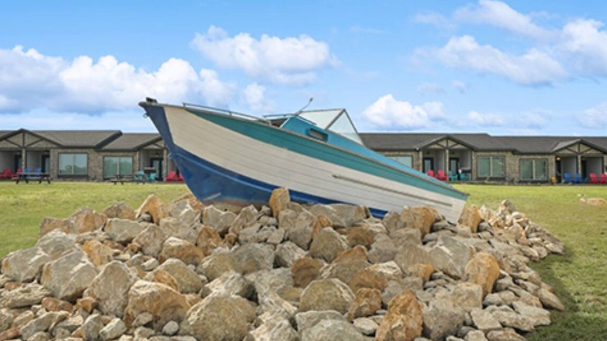 Graford Hotel | MotorBoat Inn Suite 15