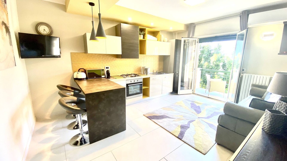 Drapia House | "MOTTOLA APARTMENT" Suite 200 mt from the sea