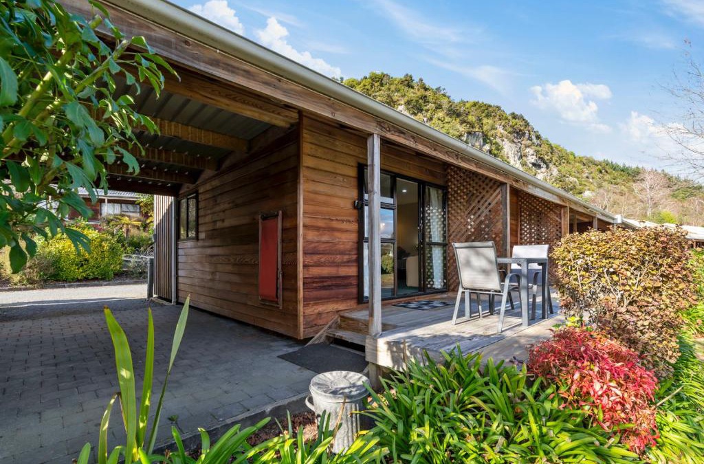 Motuoapa House | Motuoapa Studio - Motuoapa Holiday Unit