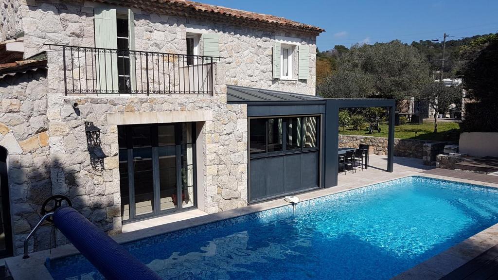 Mougins Villa | Mougins Mas lumineux vue sur le village