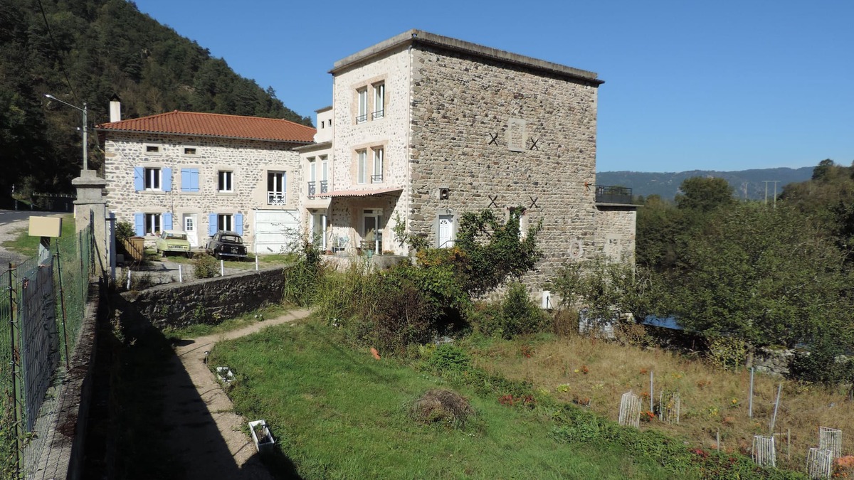 Saint-Vincent House | Moulin de la ribeyre gîte for 15 people 17 kms from puy en velay