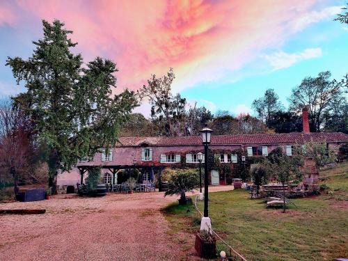 Le Puy Bed & Breakfast | Moulin de Monpoisson