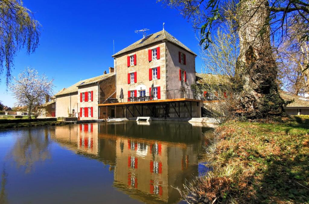 Epinac House | Moulin des Ducs by Vindihouses - Piscine chauffée - escalade - billard - fitness - etc