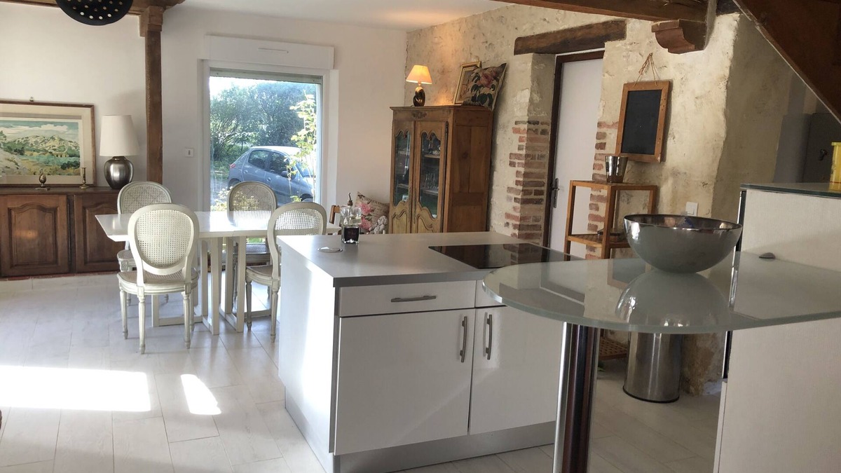 Chevillon-sur-Huillard House | Moulin en Bord de Rivière, Logement Complet
