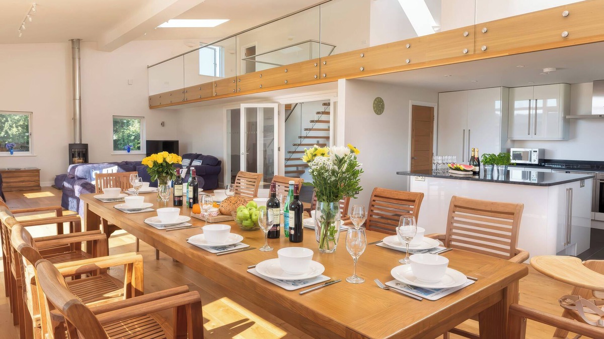 Salcombe Cottage | MOULT HILL BARN, pet friendly, country holiday cottage in Salcombe