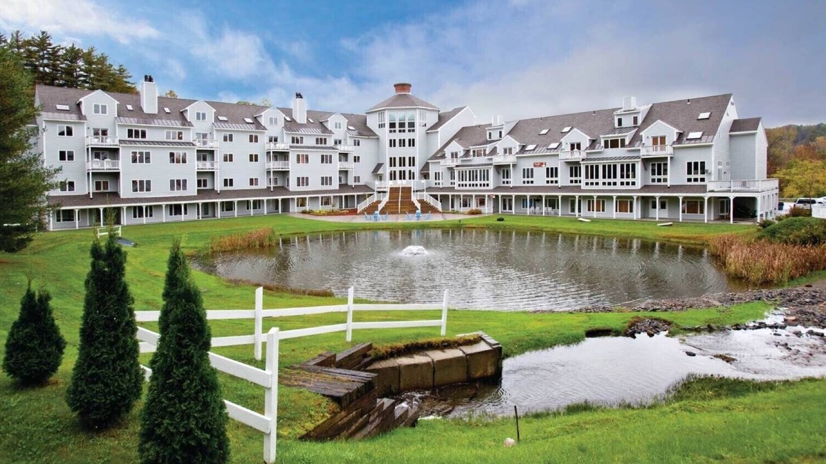 Windsor Resort | Mount Ascutney in Brownsville Vermont an Enchanting Holiday Inn Club Resort