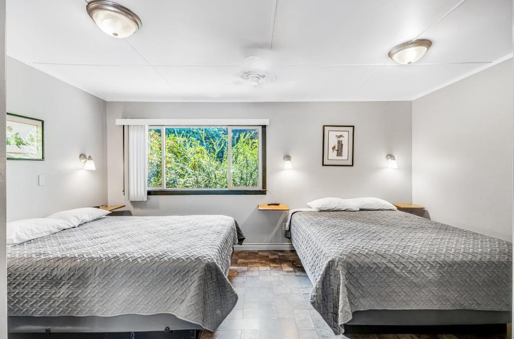 Quilcene Hotel | Mount Constance, Room 10 at Mount Walker Inn