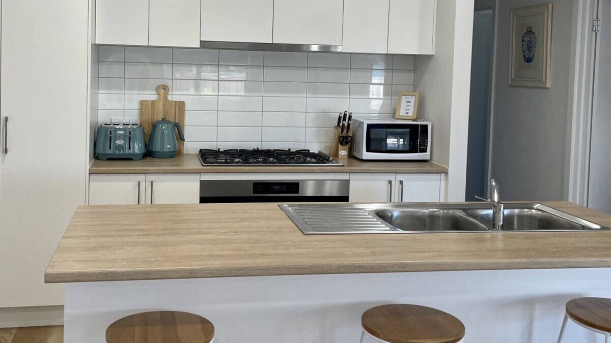 Grovedale House | Mount Duneed - Geelong, Surf Coast & Great Ocean Road (Motion Place)