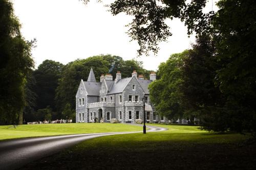 Ballina Hotel | Mount Falcon Estate
