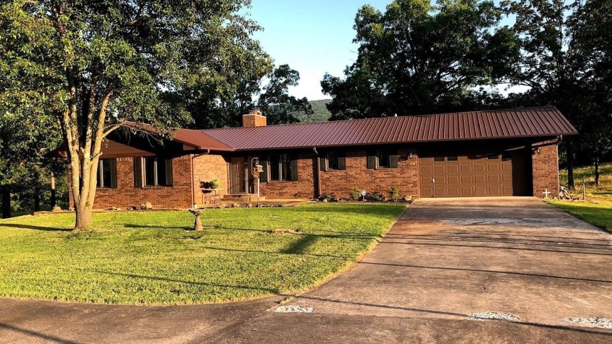 Paris House | Mount Magazine View - Beautiful 4 BR, 3 Bath Perfect For Families, Trail Riding