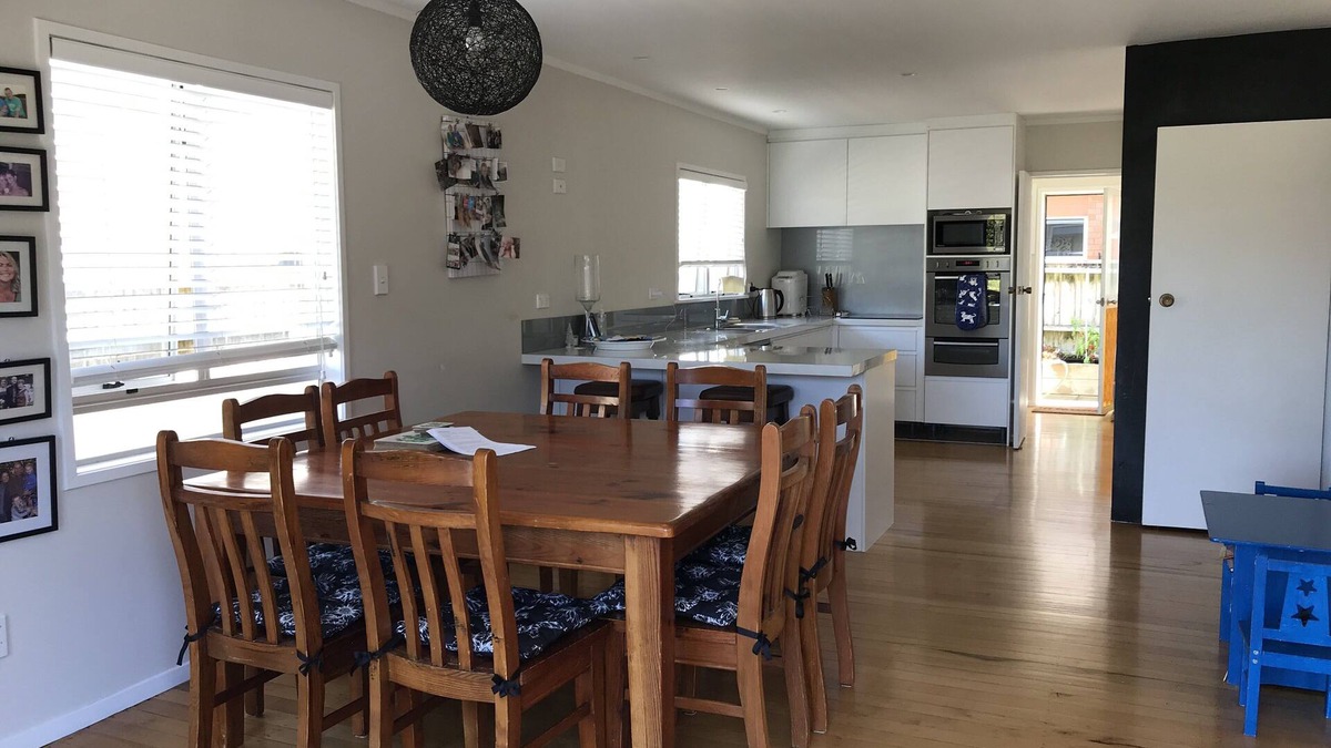 Mount Maunganui House | Mount Mauganui - Across the road from the beach!