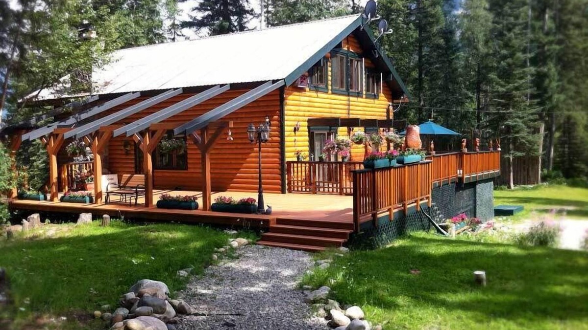Mount Robson Cabin | Mount Robson Mountain River Lodge