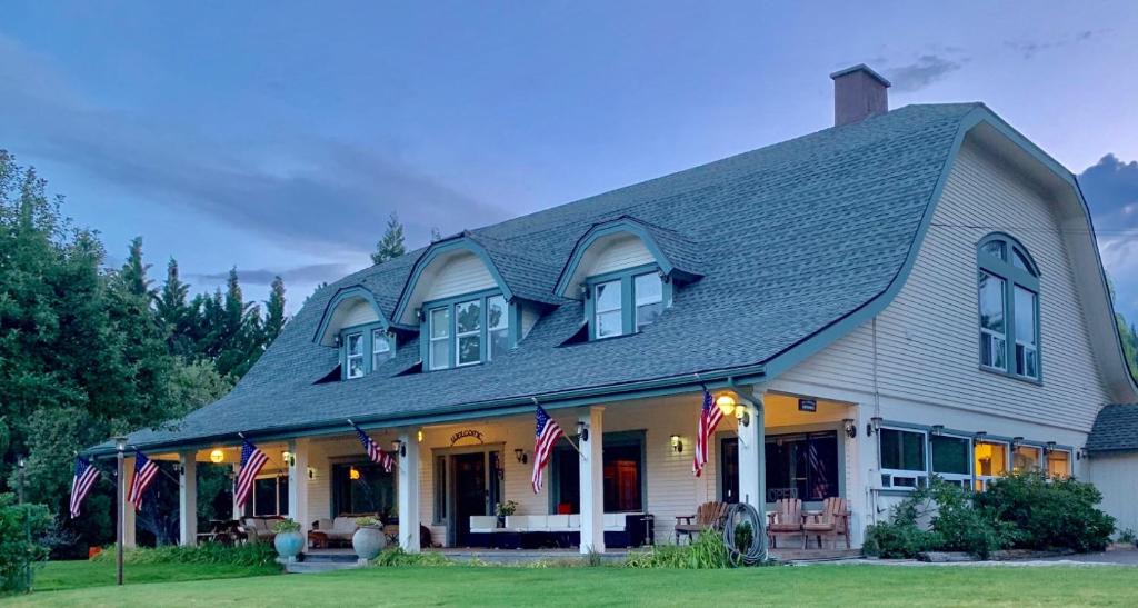 Mount Shasta Bed & Breakfast | Mount Shasta Ranch Bed and Breakfast