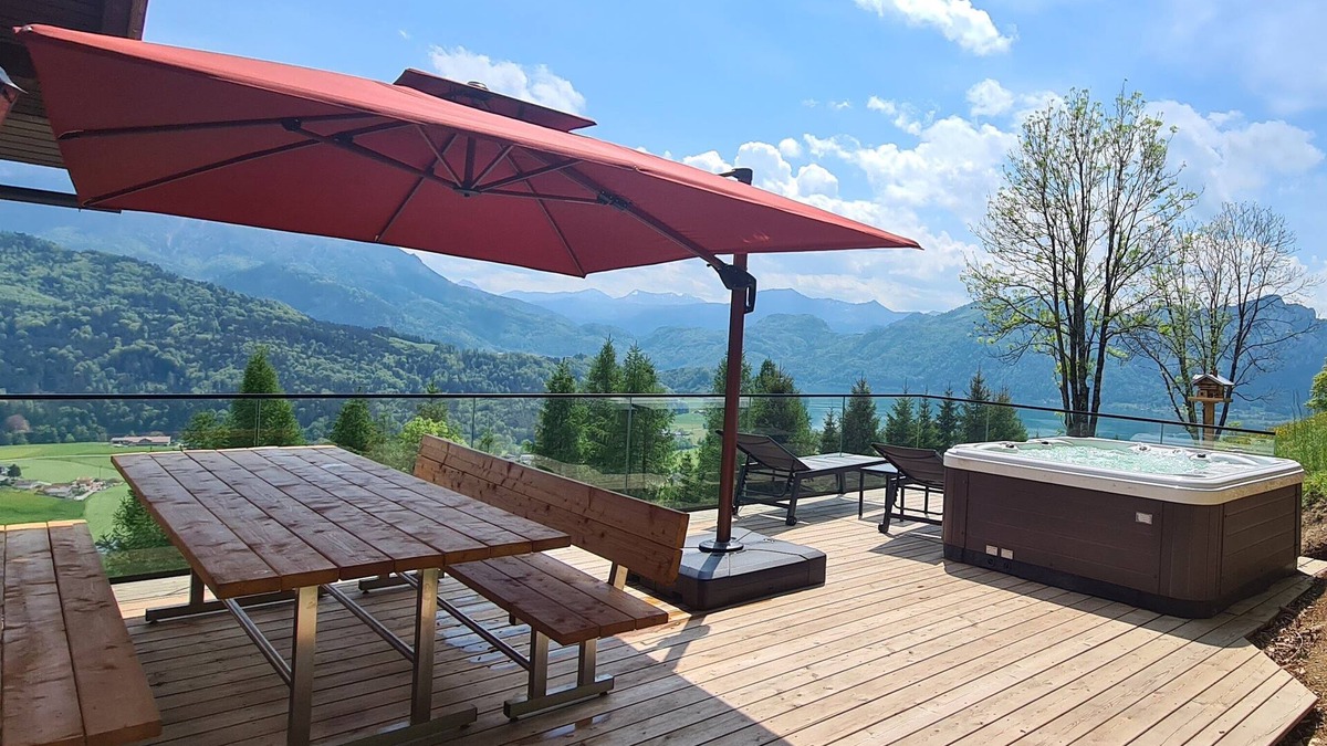 Innerschwand House | Mountain villa with panoramic terrace - whirlpool - mountain and lake view
