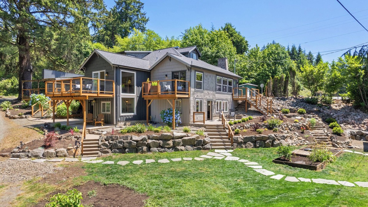 Nehalem House | Mountain and River View, Beach Nearby ,Fire Pit