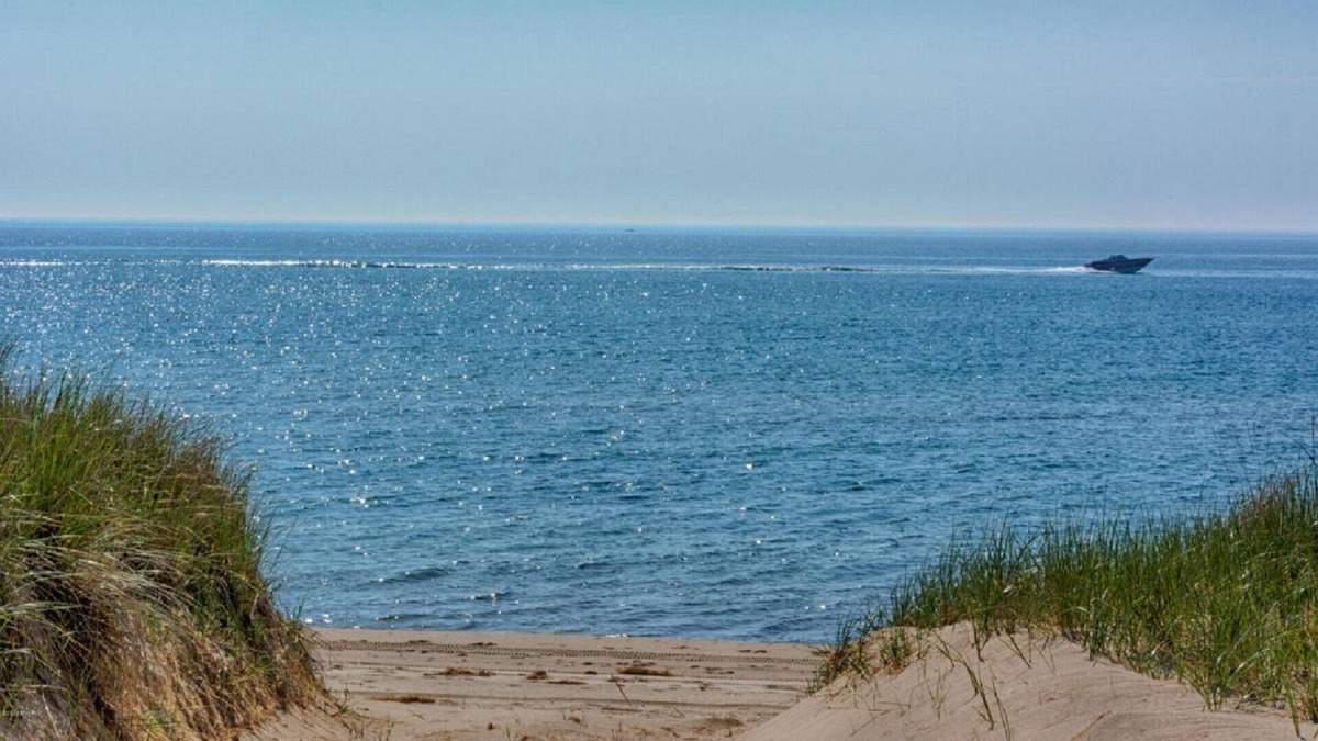 Port Sheldon Cottage | Mountain Beach Lake House - Private Association