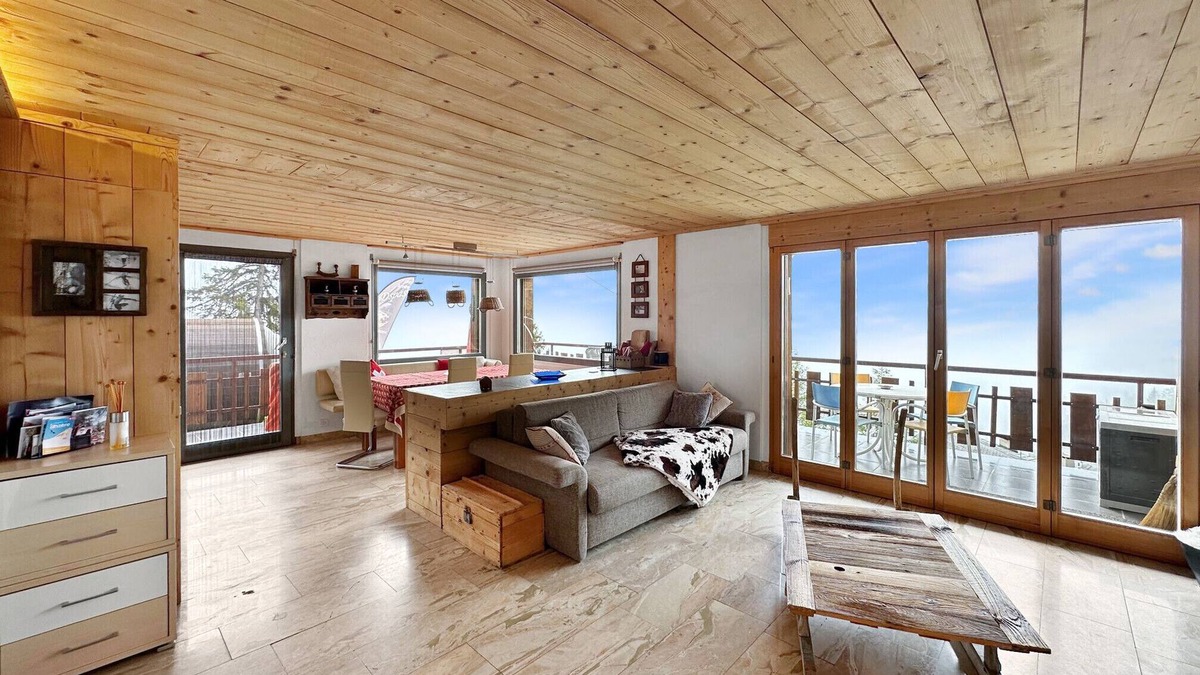 Monteiller Apartment | Mountain Bliss, view and Sauna - Swiss Alps
