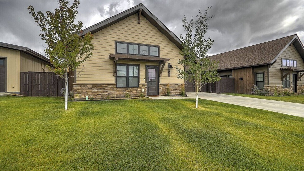 Red Lodge House | Mountain Breeze Bungalow