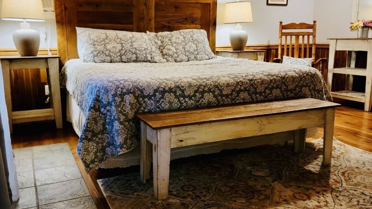 Elkins Cabin | Mountain Cabin 2 with Hot Tub and Sauna