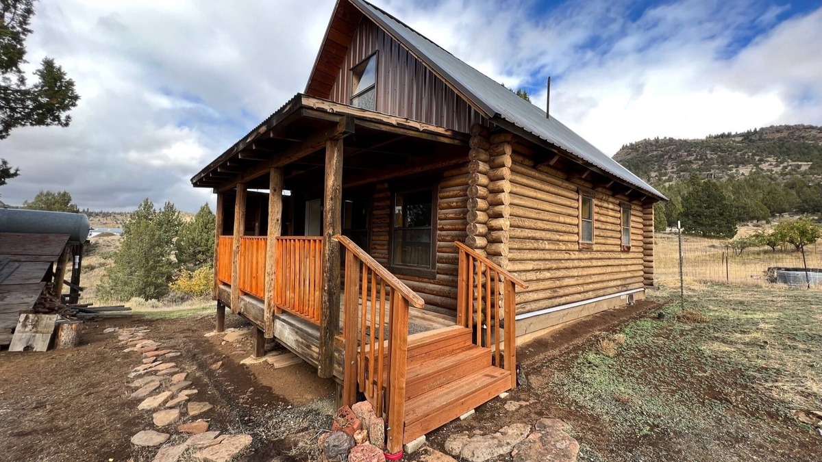 Alturas Cabin | Mountain Cabin Getaway - The Cranky Canard