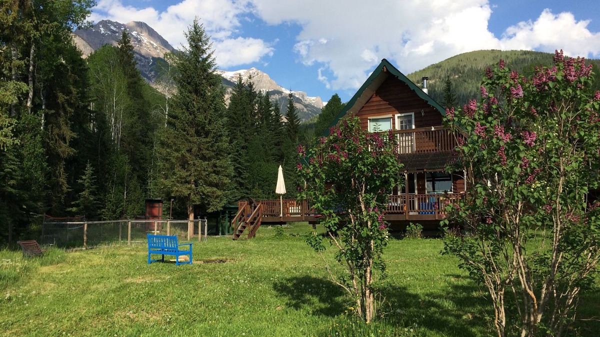 Blaeberry House | Mountain Cabin in Golden, BC