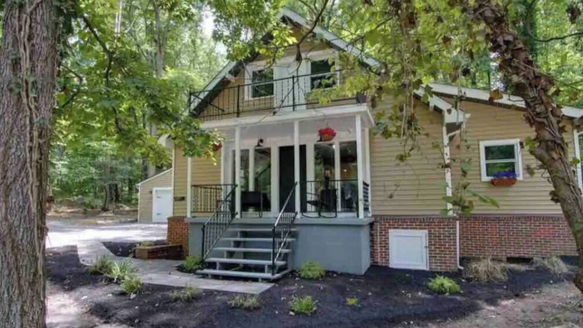 Kabletown Cabin | Mountain Cabin in the Woods, Near Wineries & More!