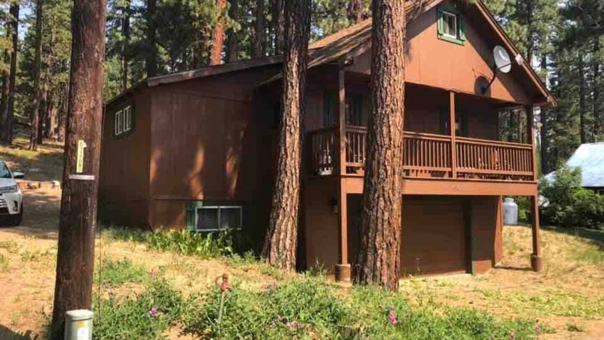 Calpine Cabin | Mountain Cabin with WiFi. Enjoy this quiet small-townnretreat