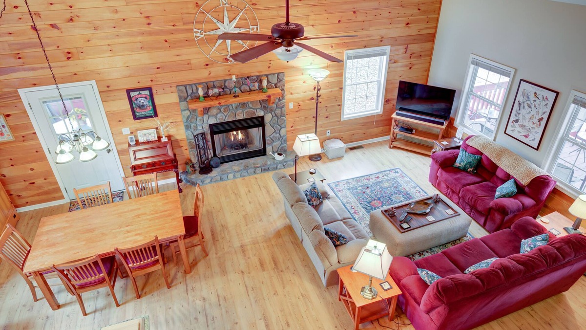 Eagle Mountain Cabin | Mountain cabin with WiFi, fireplace, & shared pools, game room, tennis, & gym