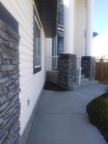 Valley Ridge House | Mountain Calm & Private Ensuite Hosted by Maureen