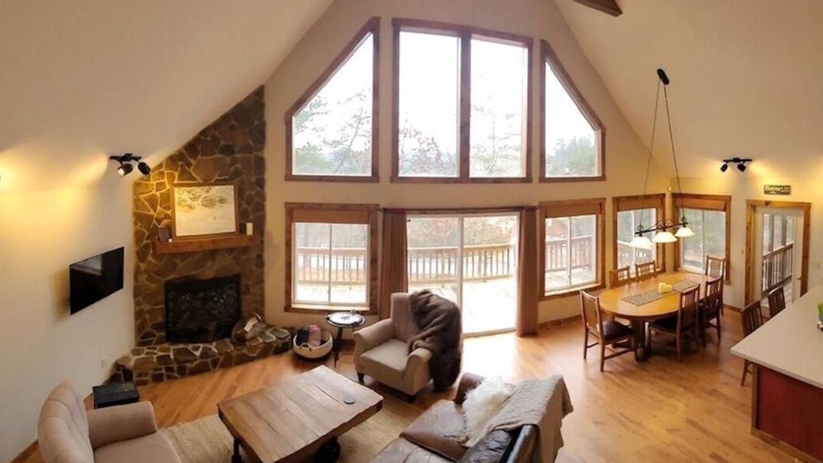 Basye Ski Chalet | Mountain Chalet Getaway by Bryce Resort l Screened In Porch l WiFi