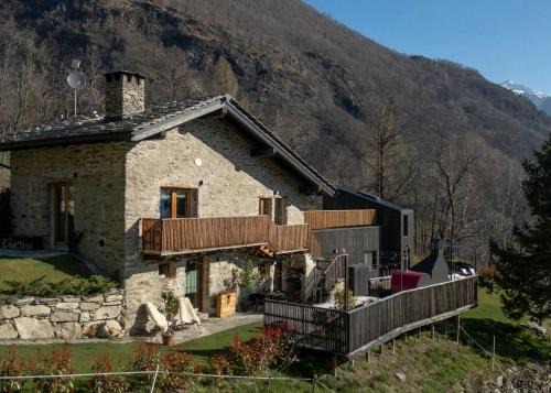 Menarola House | Mountain Chalet With Sauna And Hot Tub