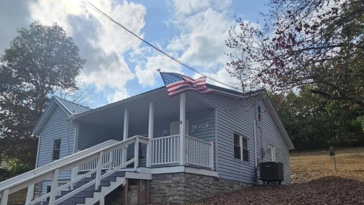 Wiley Ford House | Mountain Charm Retreat - 2 BR House - Minutes to Downtown Cumberland & Potomac