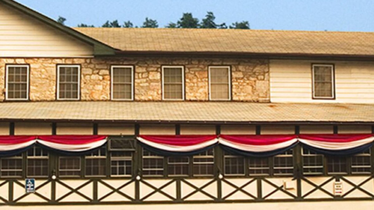 Mount Holly Springs Hotel | Mountain Creek Tavern