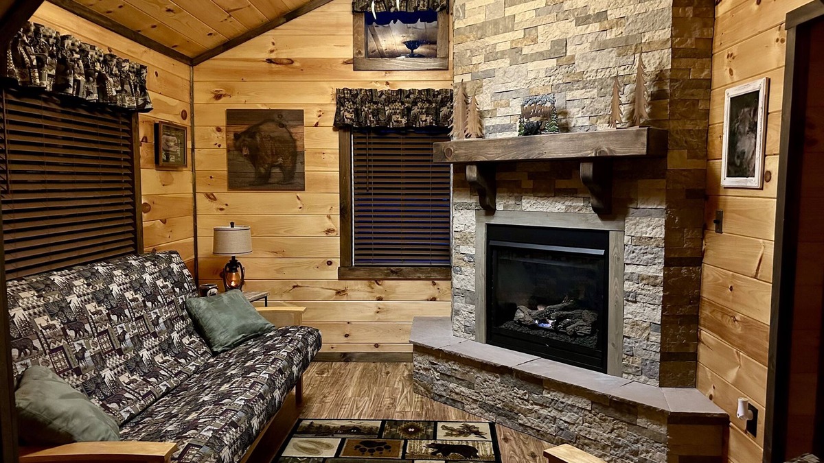 Ironto Cabin | Mountain Creek Lodge located within 20 minutes of Virginia Tech