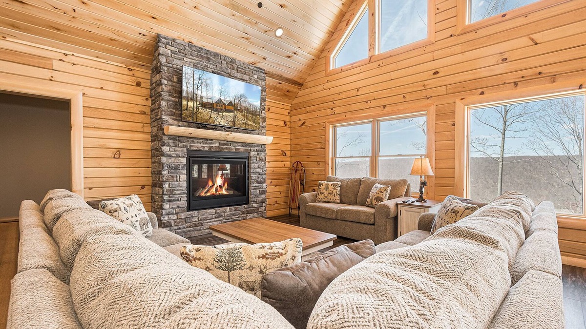 McHenry House | Mountain Crest Lodge | Golf, Skiing, New Home!