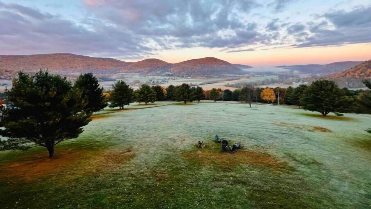 South Kortright Ski Chalet | Mountain Crest: amazing views & peaceful escape