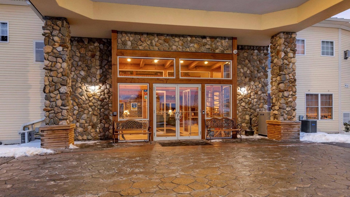 Mount Sunapee Resort | Mountain Edge Suites at Sunapee, an Ascend Collection Hotel