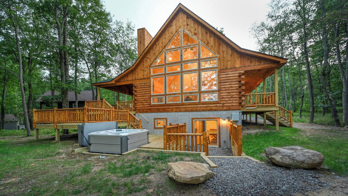 McHenry Ski Chalet | Mountain Escape! Deep Creek Lake Maryland