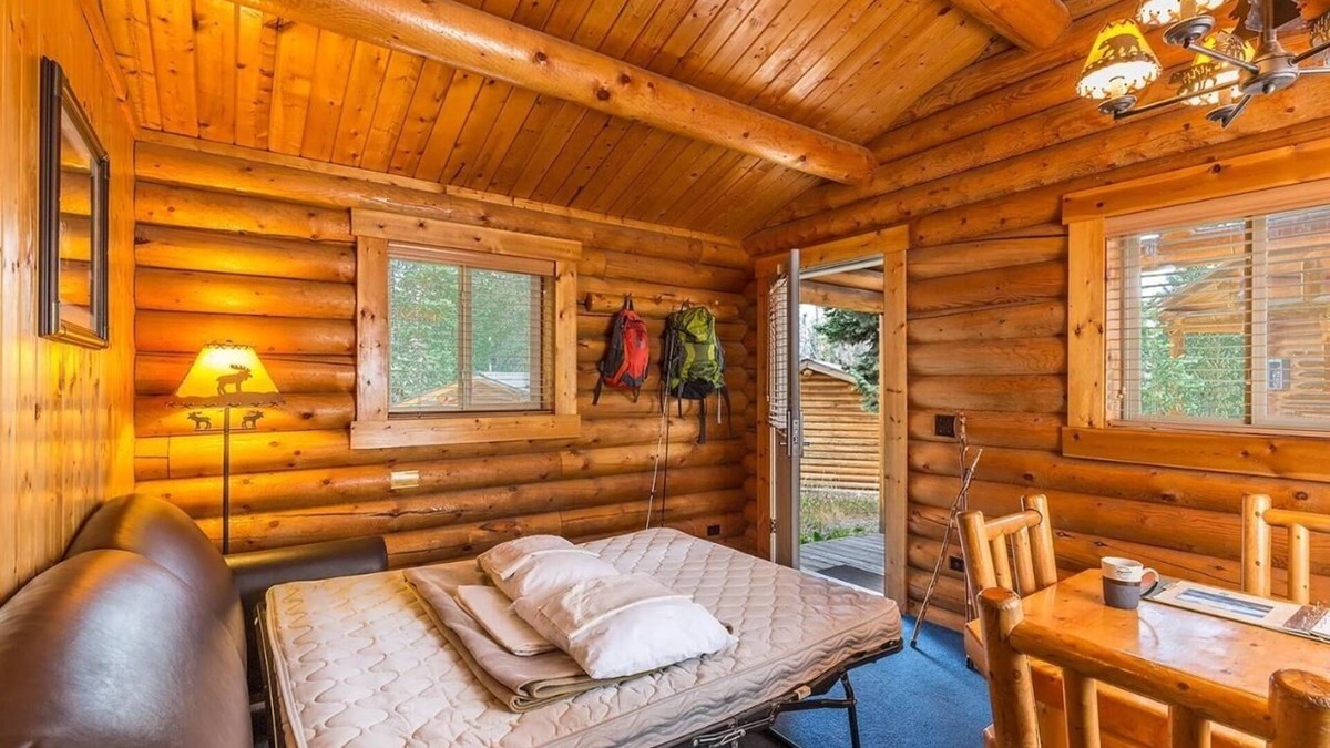 Moran Hotel | Mountain Getaway with Alpine Decor | Free Onsite Parking & Pet-friendly