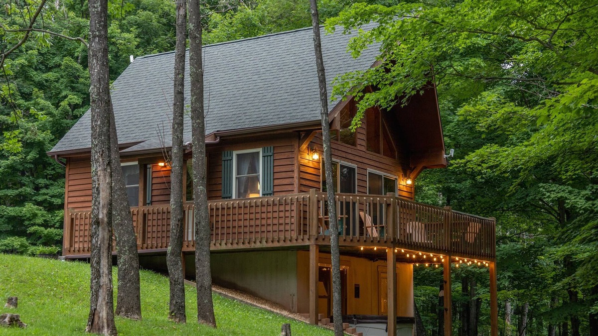 Allegheny Mountains Cabin | Mountain getaway with hot tub near Seneca Rocks
