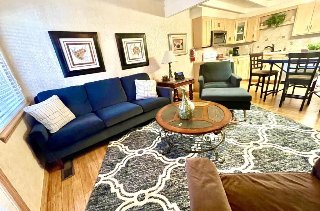 Mount Ida House | Mountain Harbor Lodge cottage on Lake Ouachita