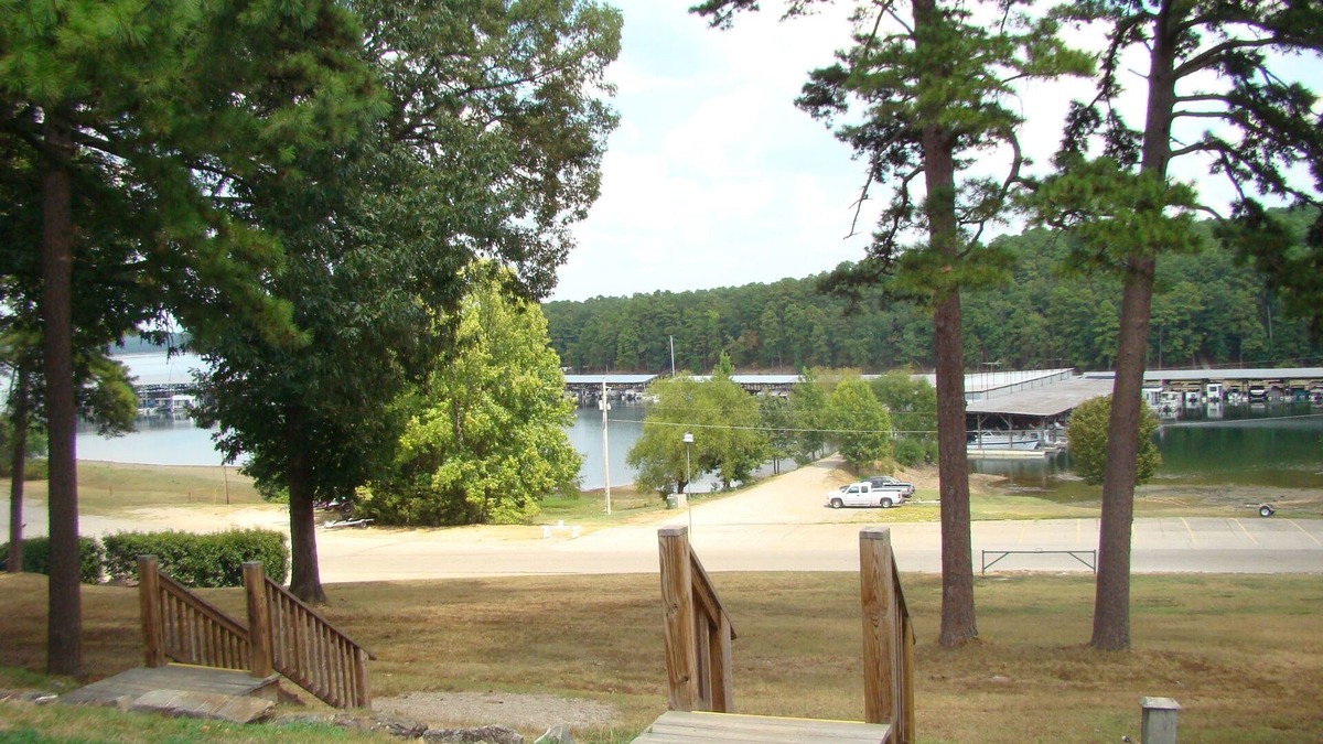 Mount Ida Apartment | Mountain Harbor Queen Guest Room on Lake Ouachita by RedAwning