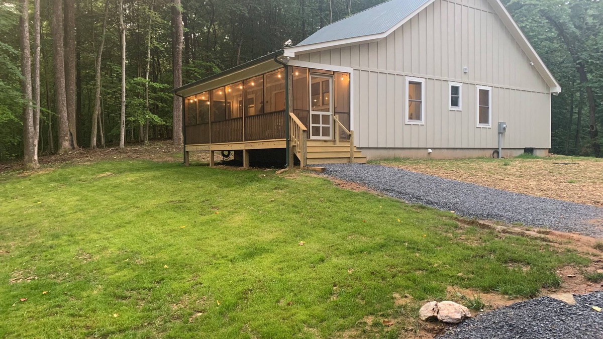 Roseland Cabin | Mountain Hideaway Cabin Near Wintergreen and Rt 151 Nelson County, VA