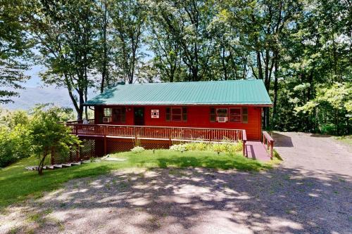 Waynesville House | Mountain Hideaway