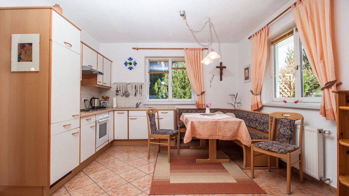 Obsteig Apartment | Mountain-hiking, swimming, action or simply relaxing in a large 75 sqm apartment