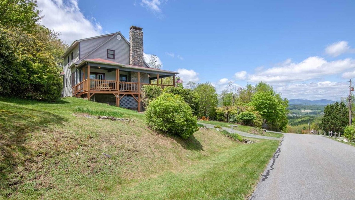 Boone Cabin | Mountain Home with Wrap-Around Deck Views